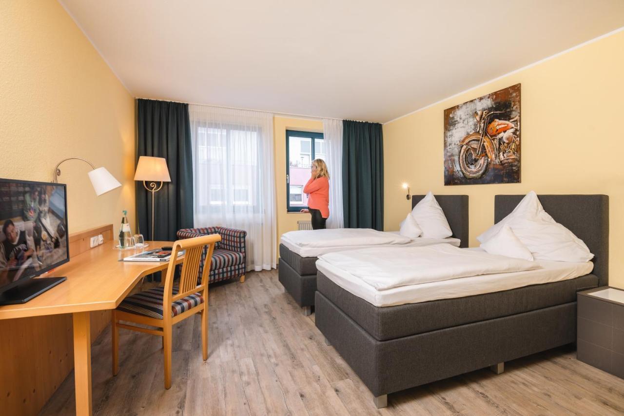 Hotel Am Park Hueckelhoven Exterior photo
