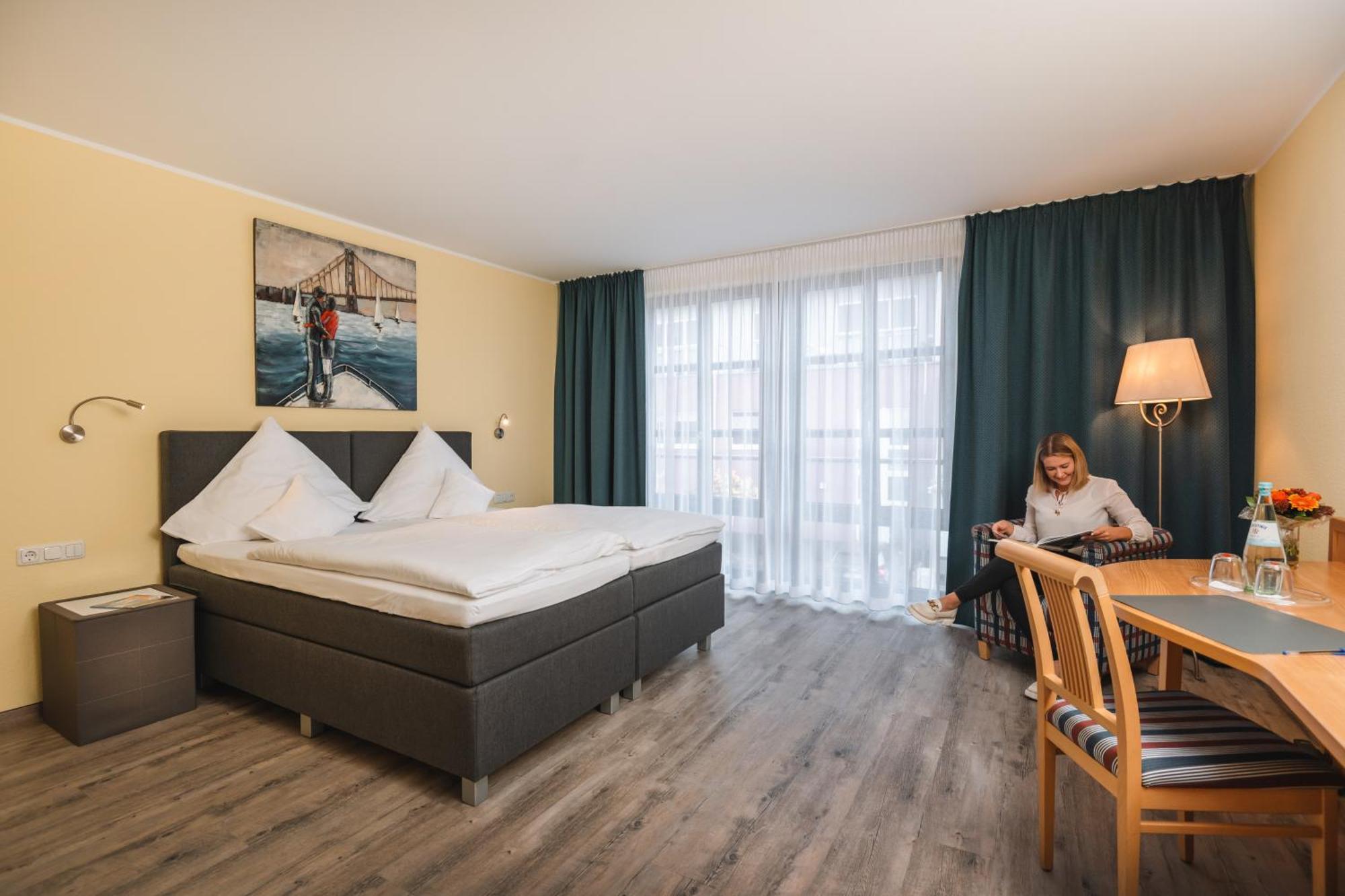 Hotel Am Park Hueckelhoven Exterior photo